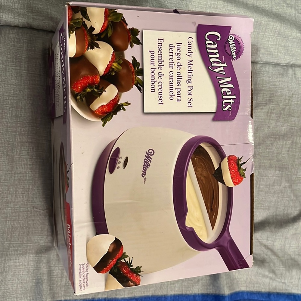 Wilton candy melting pot set